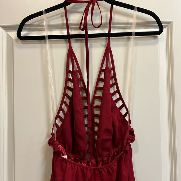 Tobi Dark Red Backless Halter Flowy Jumpsuit with Hidden Pockets - size S - Picture 3 of 5